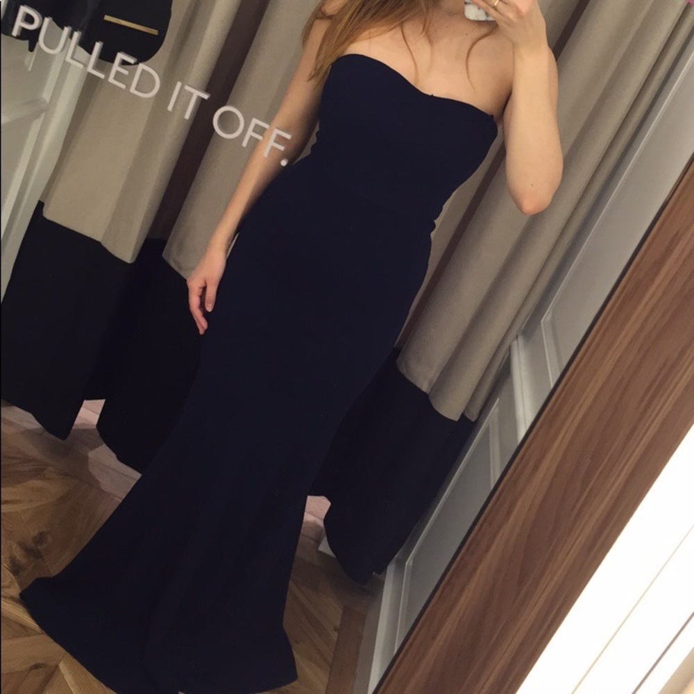 Elegant sweetheart navy dress